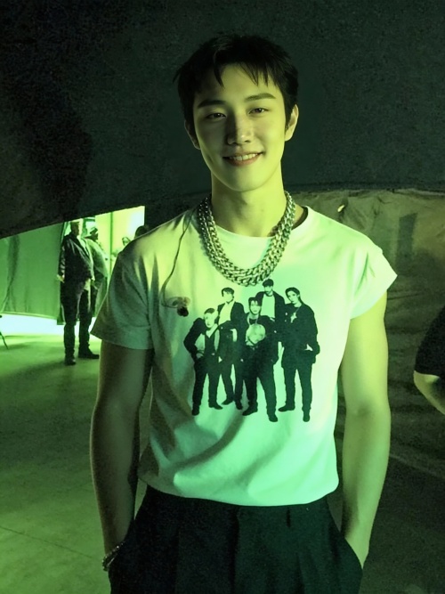 Hwang Intak - Party Monster