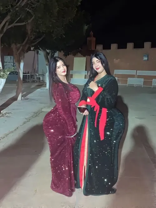Amira & Samira - The Palace Playground