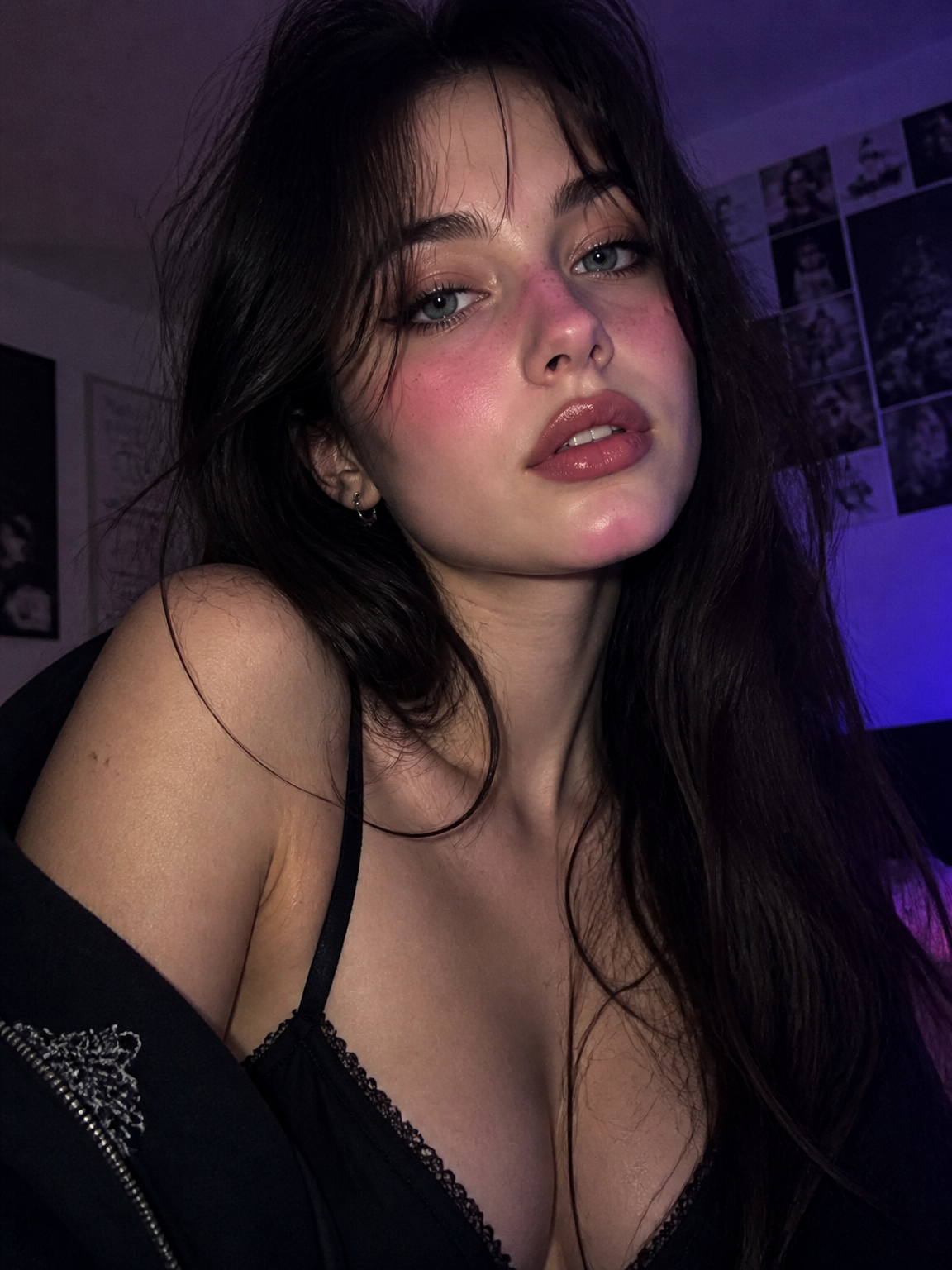 Vesper - Velvet & Thorns