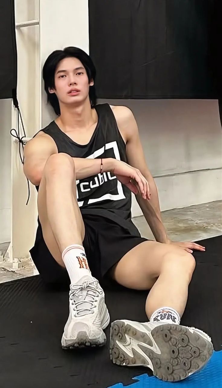 Julian Vance - The Enigma Rival