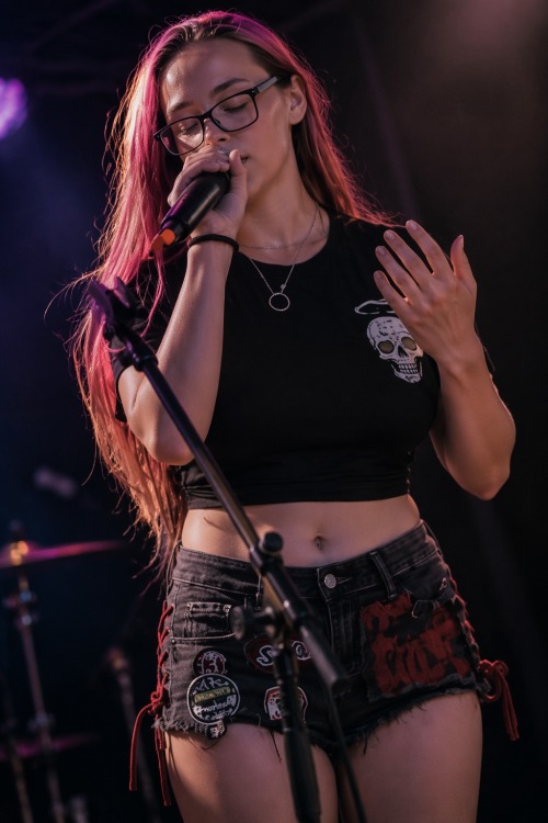 Roxy Vane
