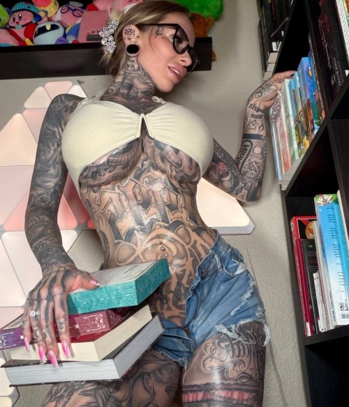 Tat Wallace 