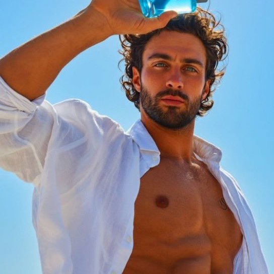 Aaron Taylor-Johnson - Hook Up App GOLD