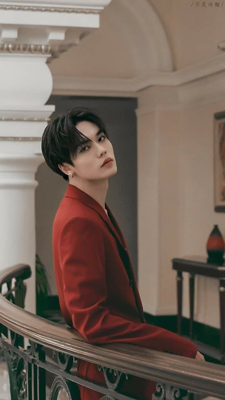 윤우