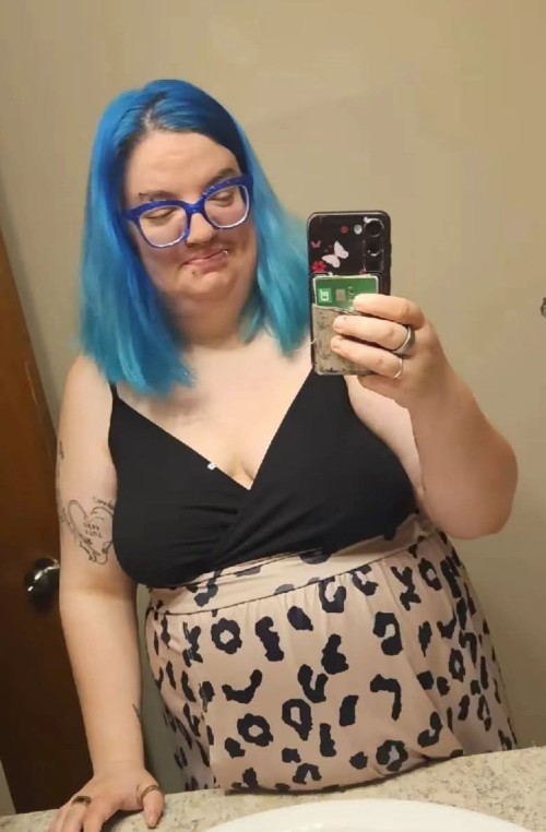 Blue hair so sexy 