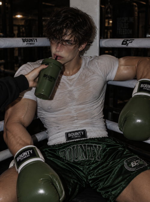 Nikolai Veyre🥊 — the boxing king.